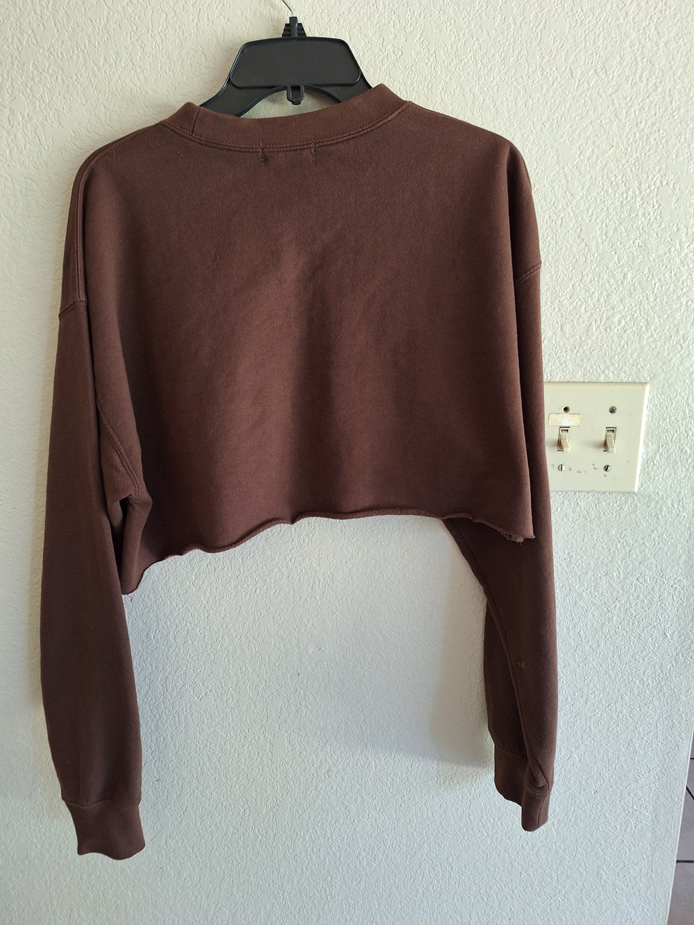 PrettyLittleThing SzM Brown Monte Carlo Cropped Sweatshirt - Picture 7 of 7